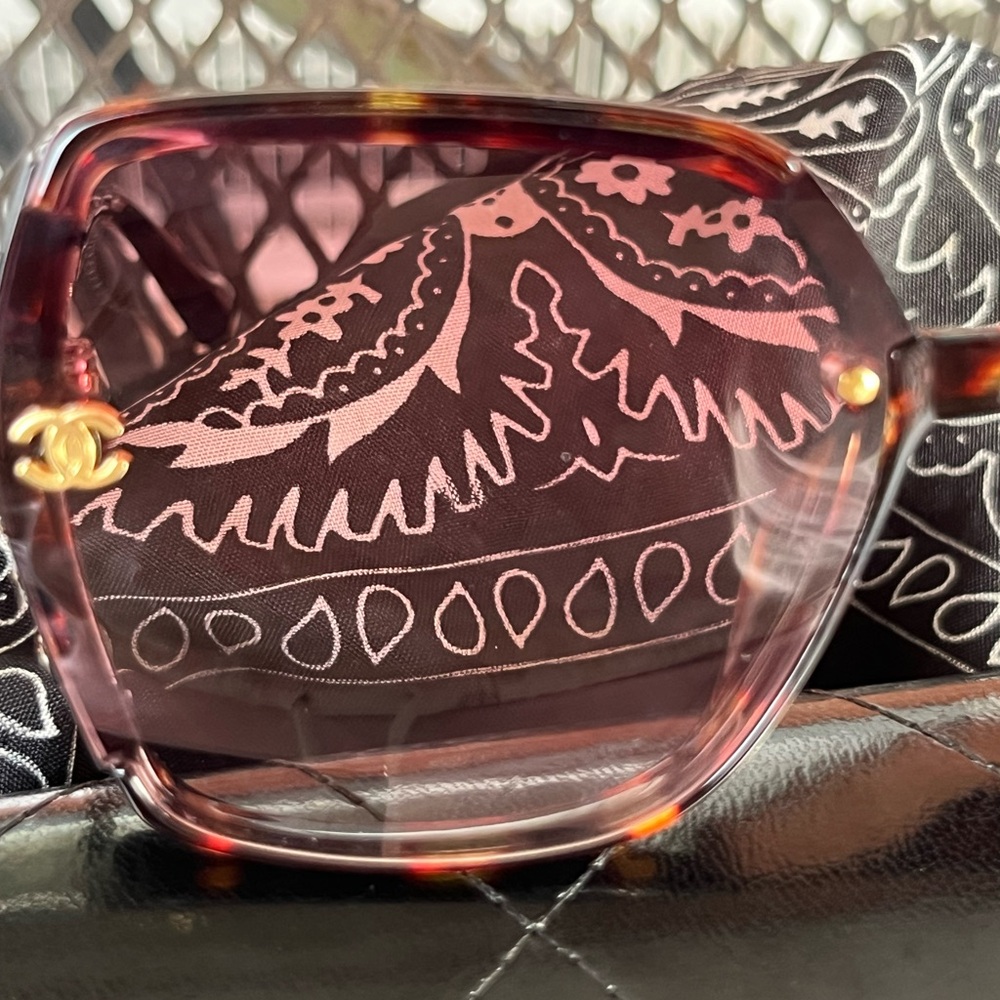 CHANEL Women's Sunglasses with Black and Pink Hues - Picture 3 of 16